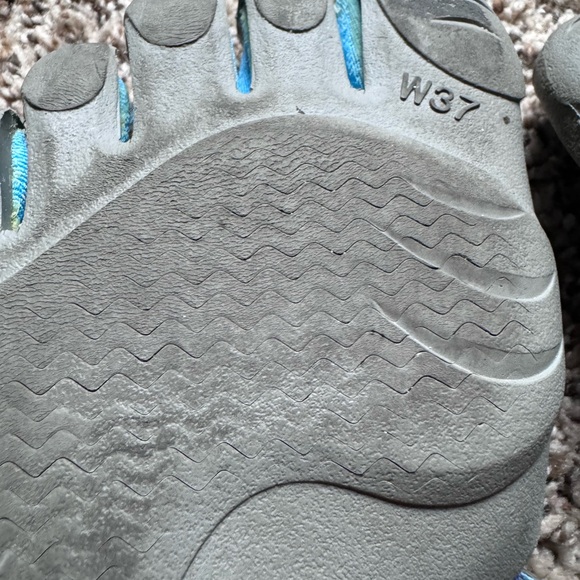 Vibram FiveFingers Blue Women’s Size 37 Barefoot - Picture 5 of 6